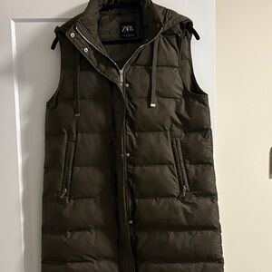 Zara Women’s Dark Green Puffer Vest